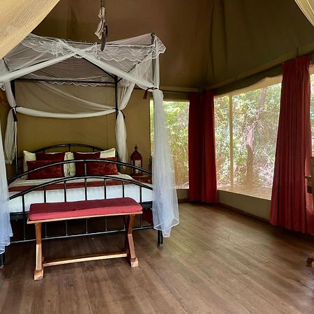 Ikweta Safari Camp Hotel Maua ภายนอก รูปภาพ