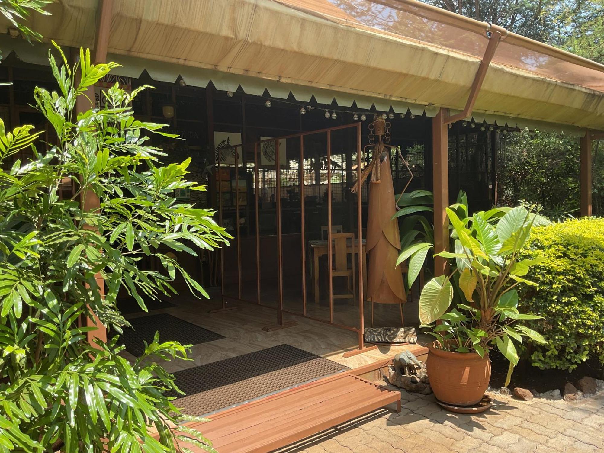 Ikweta Safari Camp Hotel Maua ภายนอก รูปภาพ