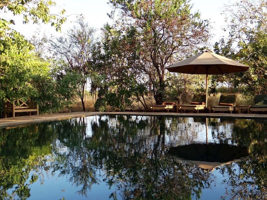 Ikweta Safari Camp Hotel Maua ภายนอก รูปภาพ