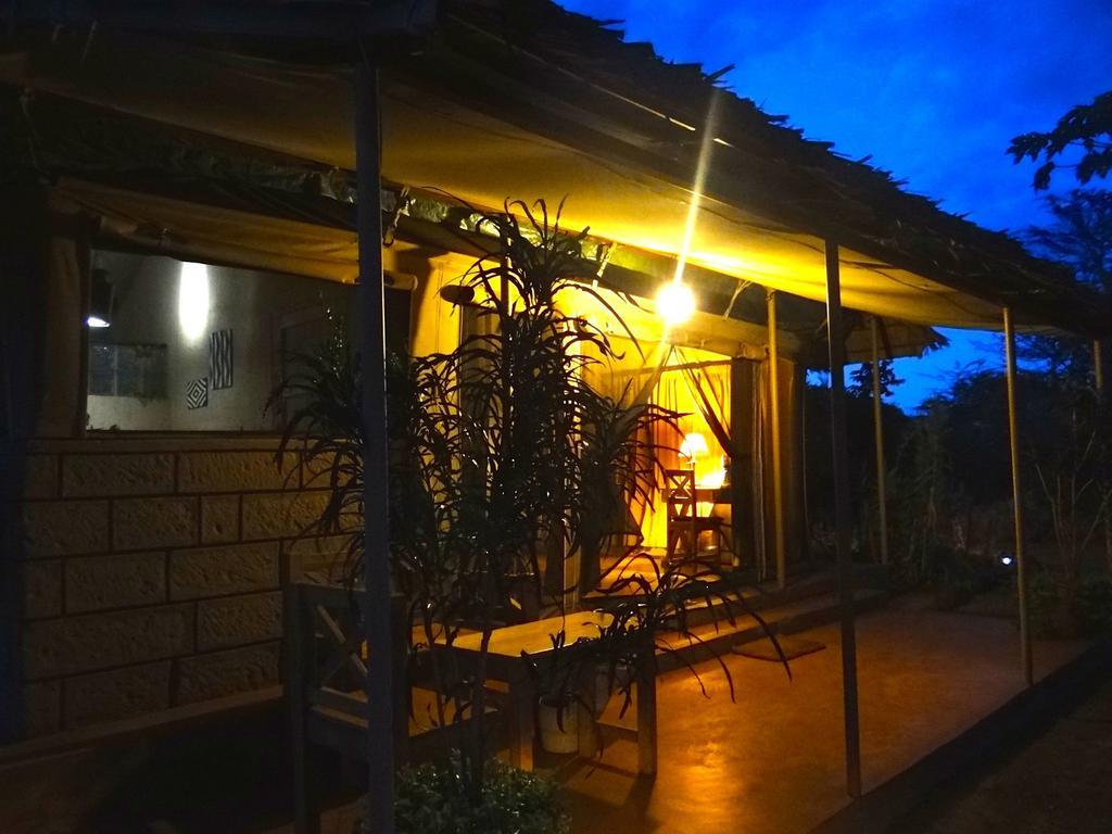 Ikweta Safari Camp Hotel Maua ภายนอก รูปภาพ