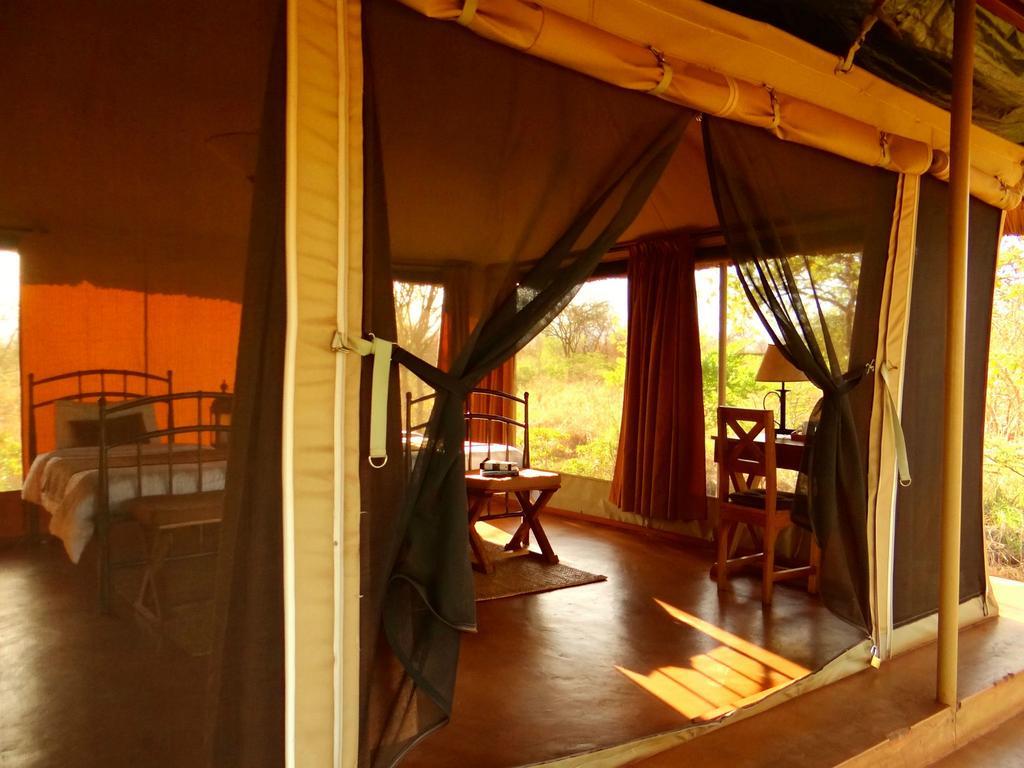 Ikweta Safari Camp Hotel Maua ภายนอก รูปภาพ