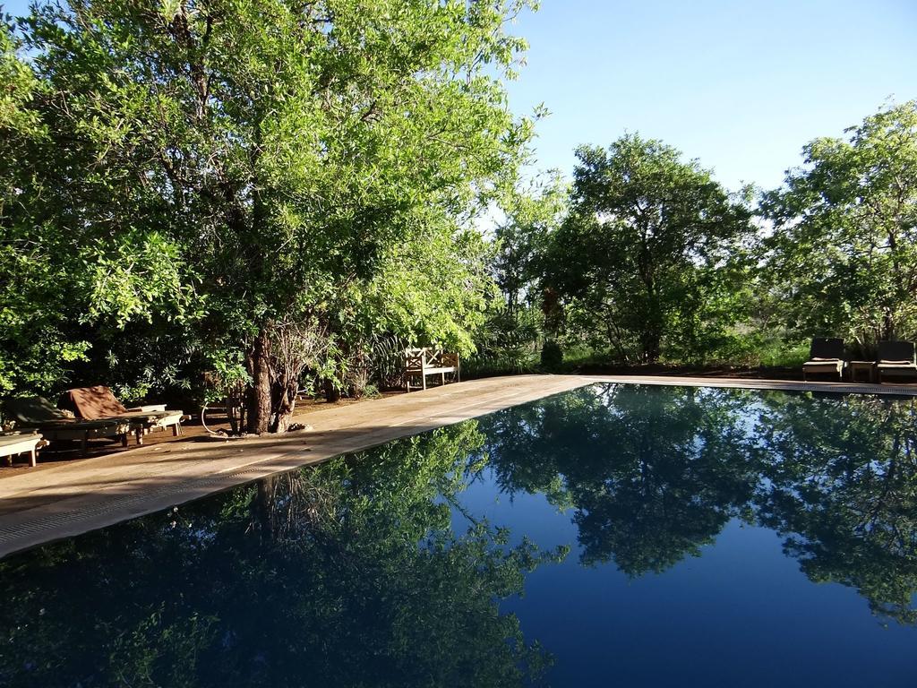 Ikweta Safari Camp Hotel Maua ภายนอก รูปภาพ
